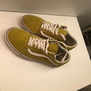 Old Skool yellow green vans